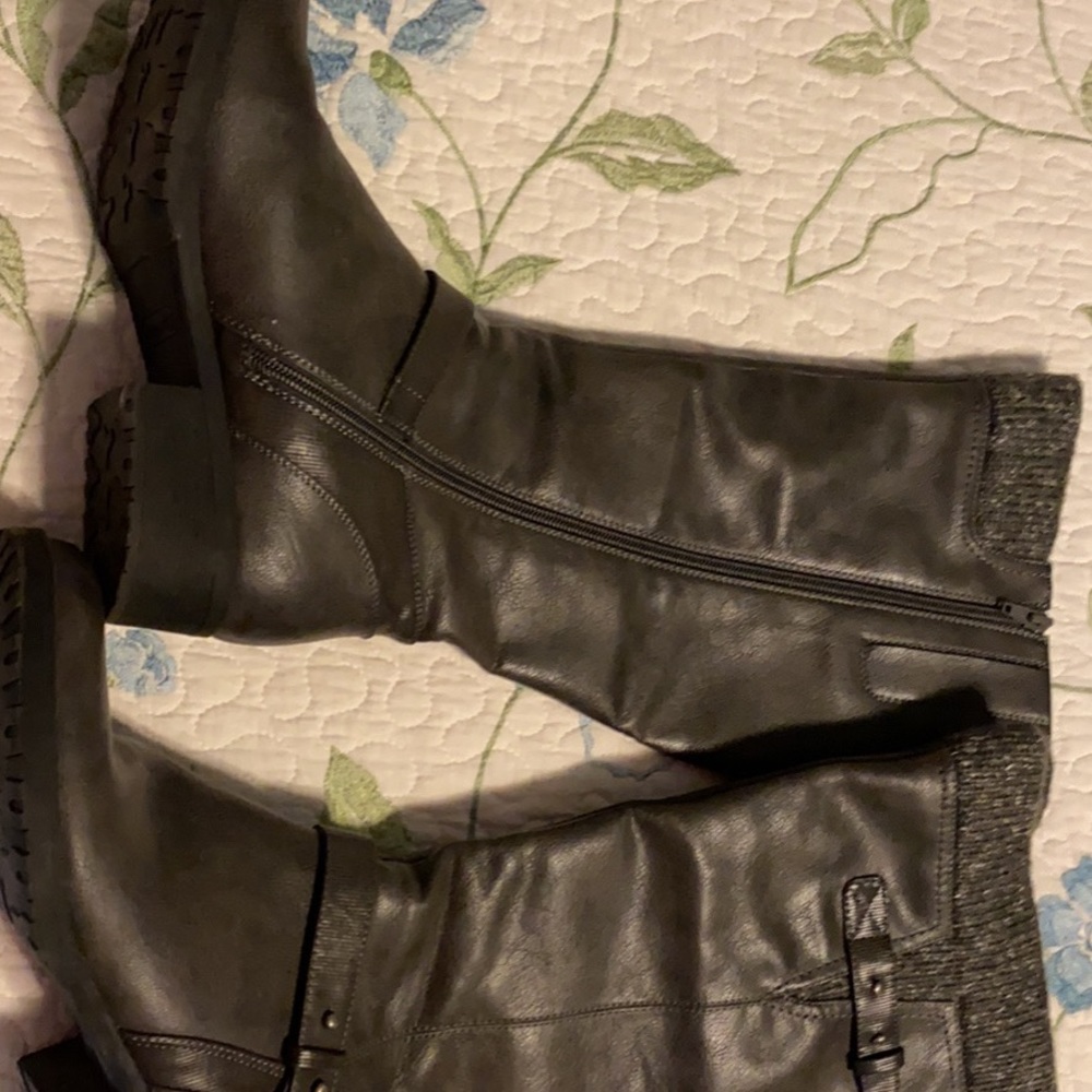 Women’s winter boots. Bear Traps size 9.5M